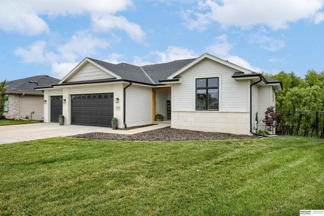 18244 Cheyenne Road, Omaha, NE 68136