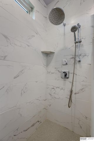 18244 Cheyenne Road, Omaha, NE 68136