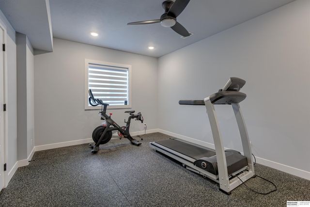 18244 Cheyenne Road, Omaha, NE 68136