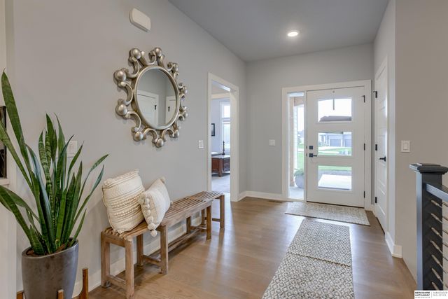 18244 Cheyenne Road, Omaha, NE 68136