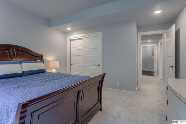 18244 Cheyenne Road, Omaha, NE 68136