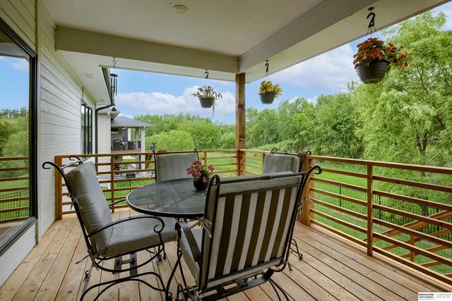 18244 Cheyenne Road, Omaha, NE 68136