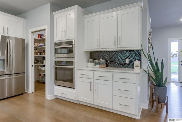 18244 Cheyenne Road, Omaha, NE 68136