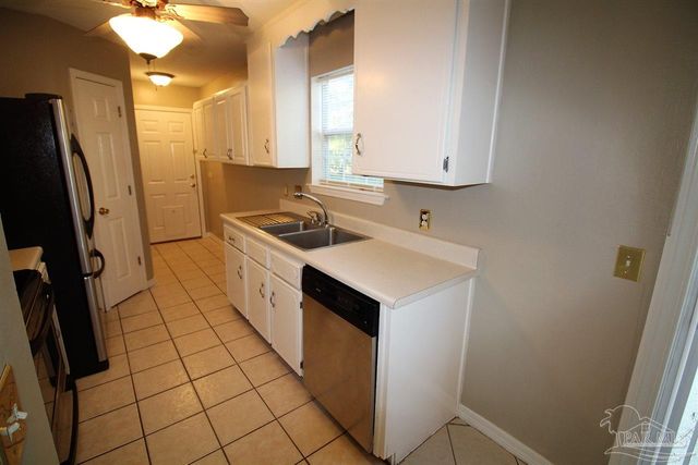 5719 Cacica St, Pensacola, FL 32507