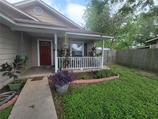 406 Bayview Blvd, Portland, TX 78374