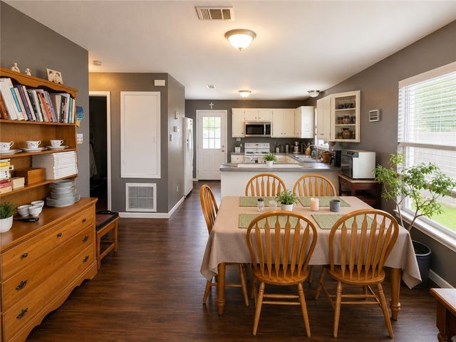 406 Bayview Blvd, Portland, TX 78374