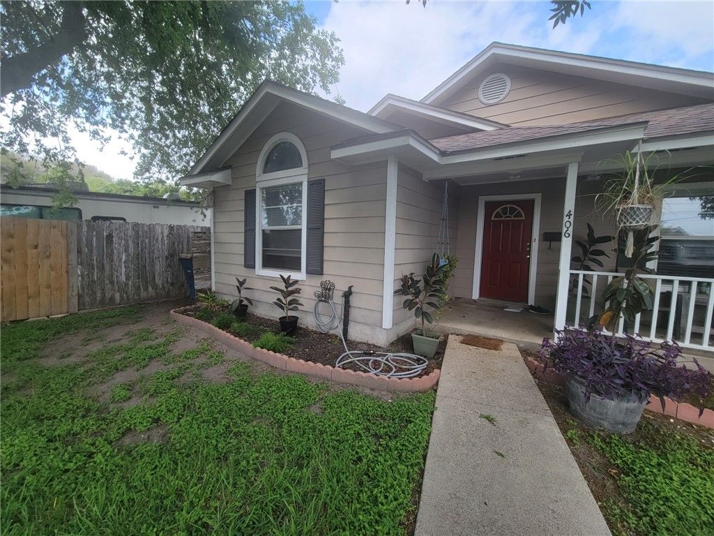 406 Bayview Blvd, Portland, TX 78374