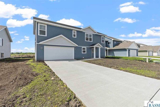 3113 Bassett Drive, Mankato, MN 56001