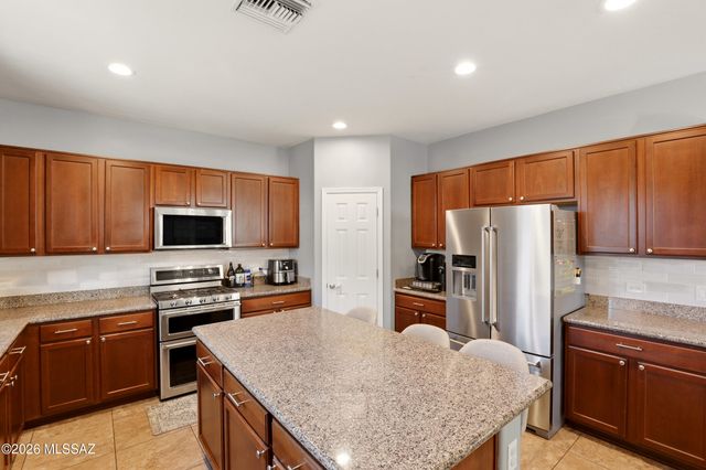 686 W Calle Ocarina, Sahuarita, AZ 85629