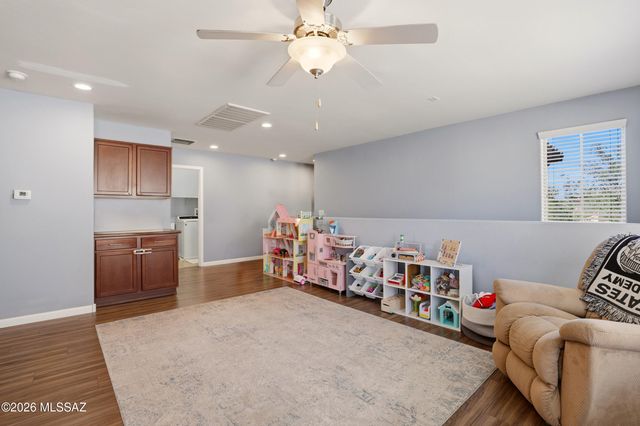 686 W Calle Ocarina, Sahuarita, AZ 85629