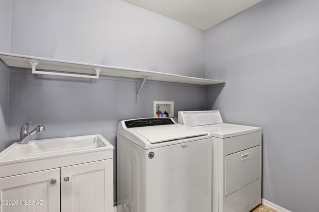 686 W Calle Ocarina, Sahuarita, AZ 85629