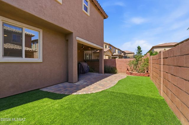 686 W Calle Ocarina, Sahuarita, AZ 85629