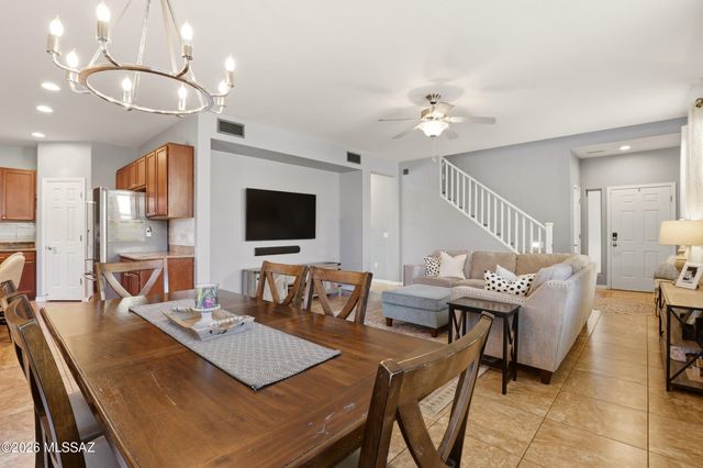 686 W Calle Ocarina, Sahuarita, AZ 85629