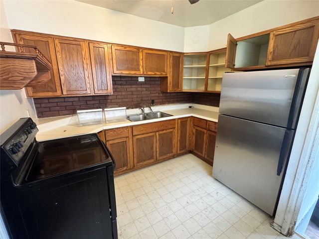 3301 7th Street, Des Moines, IA 50313