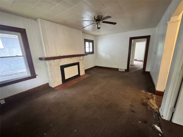 3301 7th Street, Des Moines, IA 50313
