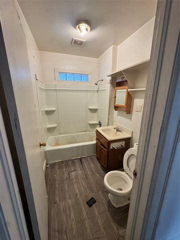 3301 7th Street, Des Moines, IA 50313
