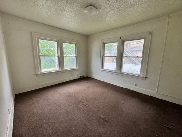 3301 7th Street, Des Moines, IA 50313
