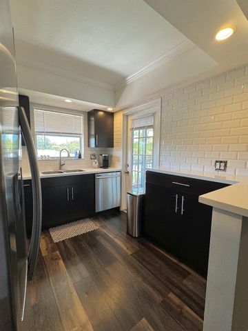 2141 NE 68th Street 203, Fort Lauderdale, FL 33308