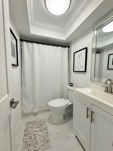 2141 NE 68th Street 203, Fort Lauderdale, FL 33308