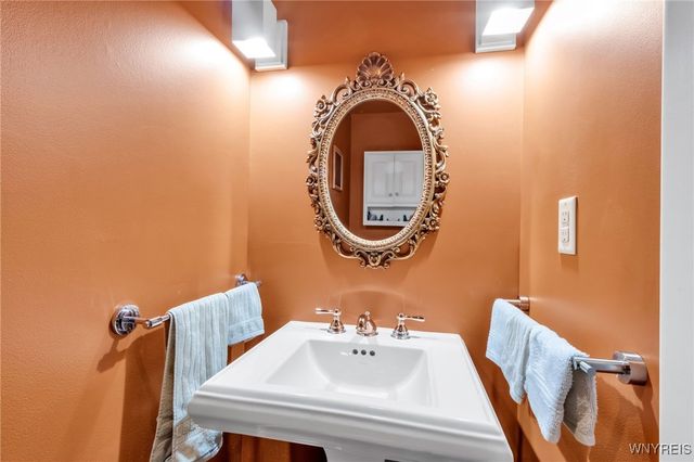 666 West Ferry Street N, Buffalo, NY 14222