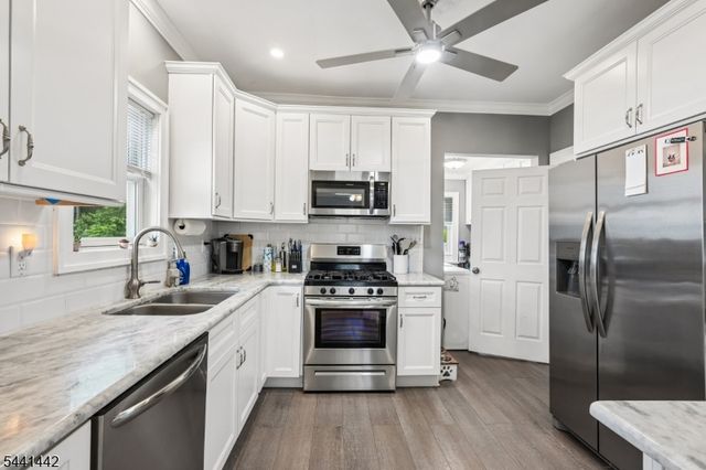 377 Hollywood Ave, Fairfield Twp., NJ 07004