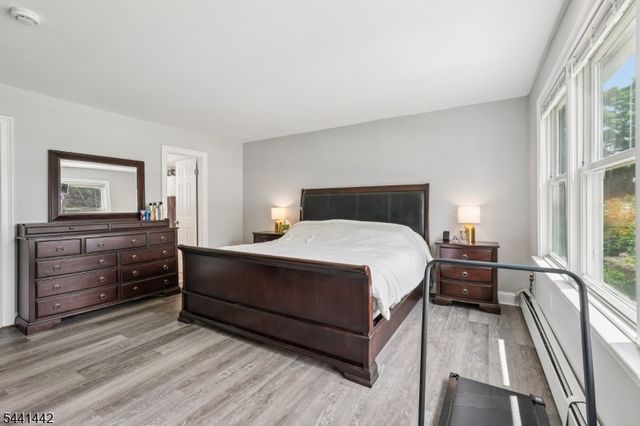377 Hollywood Ave, Fairfield Twp., NJ 07004