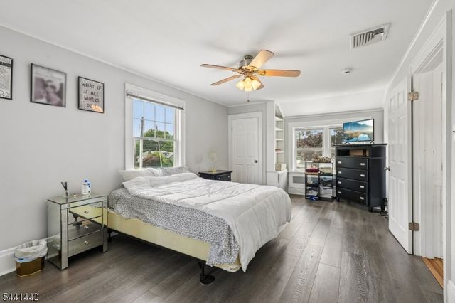 377 Hollywood Ave, Fairfield Twp., NJ 07004