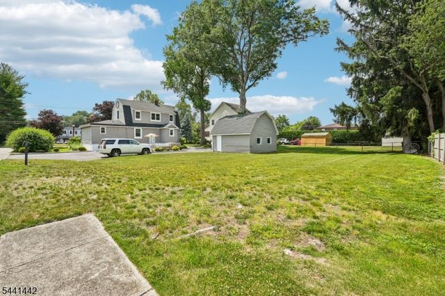 377 Hollywood Ave, Fairfield Twp., NJ 07004