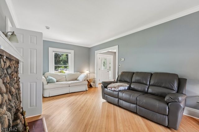 377 Hollywood Ave, Fairfield Twp., NJ 07004