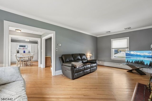 377 Hollywood Ave, Fairfield Twp., NJ 07004