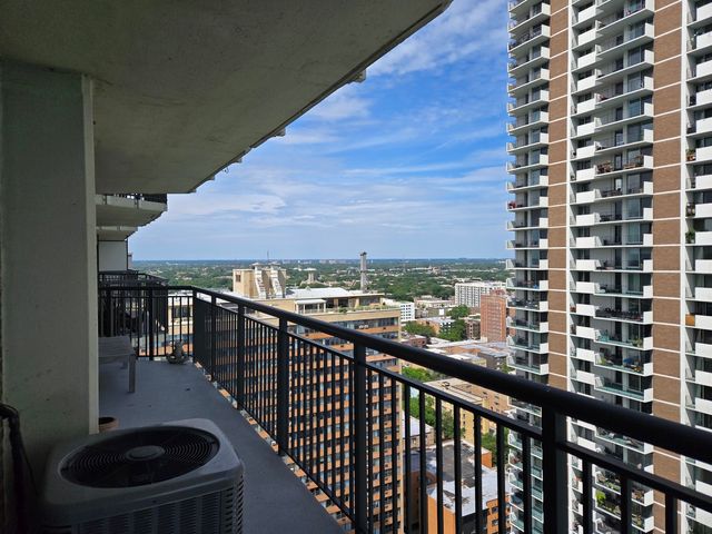 6007 N Sheridan Road 25D, Chicago, IL 60660