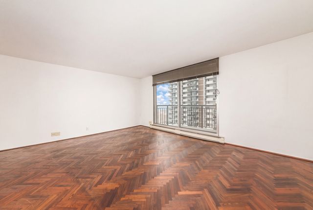 6007 N Sheridan Road 25D, Chicago, IL 60660