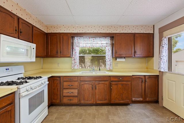 501 Harwood Street, Jackson, MI 49203