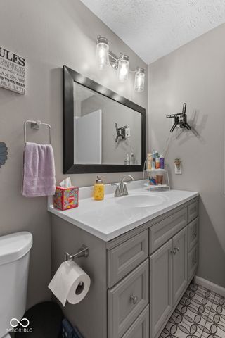 801 S Restin Road, Greenwood, IN 46142