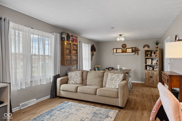 801 S Restin Road, Greenwood, IN 46142