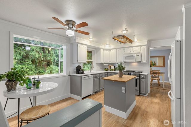 14220 Crown Point Pl NW Place NW, Silverdale, WA 98383