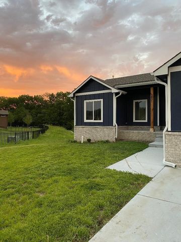 2821 E Mantane Ct, Wichita, KS 67219