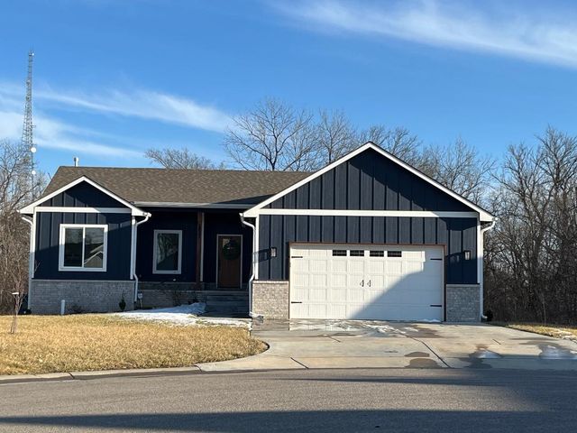 2821 E Mantane Ct, Wichita, KS 67219