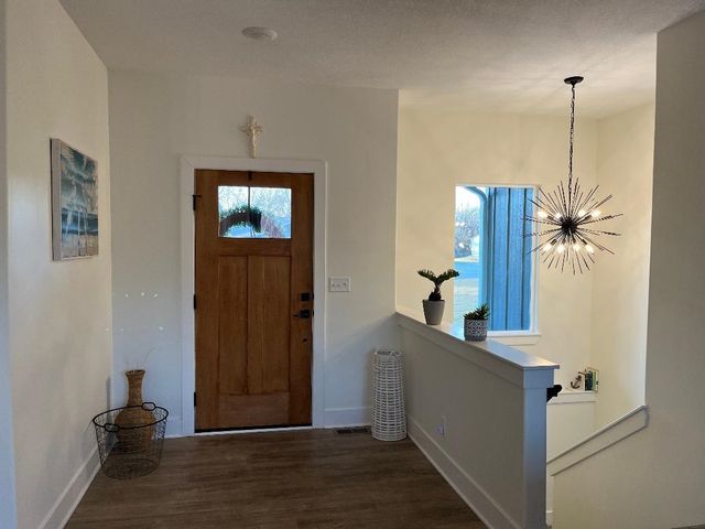 2821 E Mantane Ct, Wichita, KS 67219