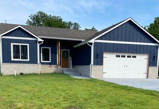 2821 E Mantane Ct, Wichita, KS 67219