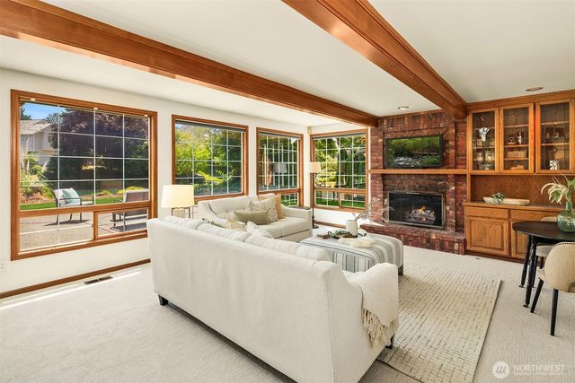 7670 80th Place SE, Mercer Island, WA 98040