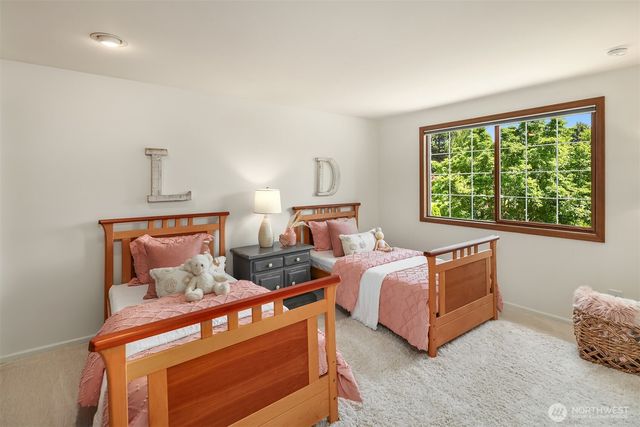 7670 80th Place SE, Mercer Island, WA 98040