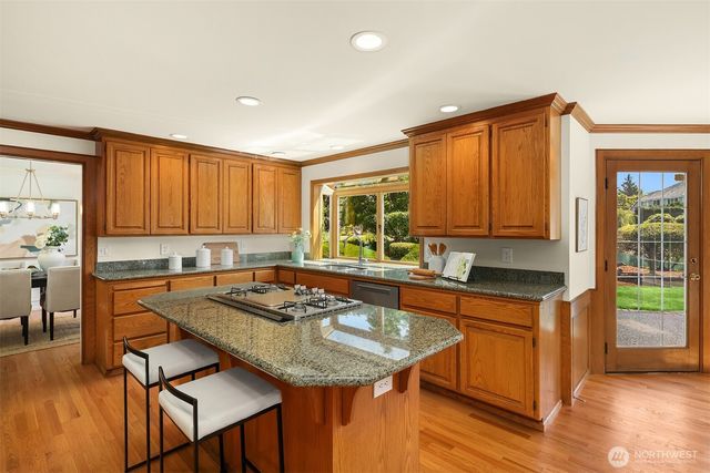 7670 80th Place SE, Mercer Island, WA 98040