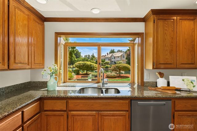 7670 80th Place SE, Mercer Island, WA 98040