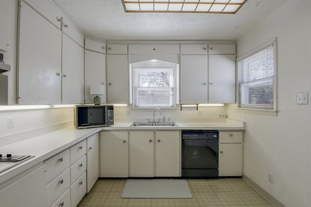 1216 Britt Drive, Arlington, TX 76013