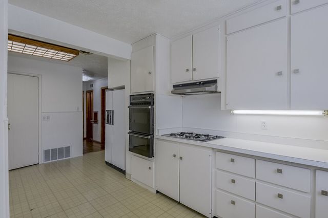 1216 Britt Drive, Arlington, TX 76013