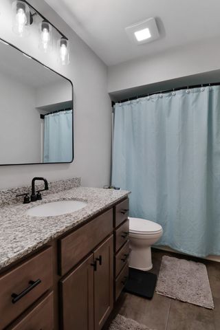 1718 Earthstone Drive, Valparaiso, IN 46383