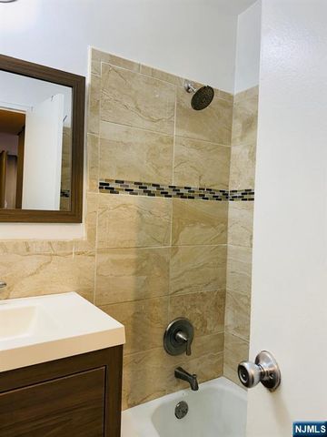 39 E 39th Street 6D, Paterson, NJ 07514