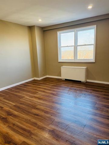 39 E 39th Street 6D, Paterson, NJ 07514