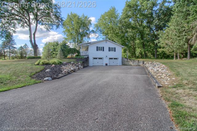 1500 Duff Lane, Milford Charter Township, MI 48381